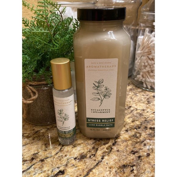 Bath & Body Works Aromatherapy Stress Relief “Eucalyptus + Spearmint” - Picture 1 of 7